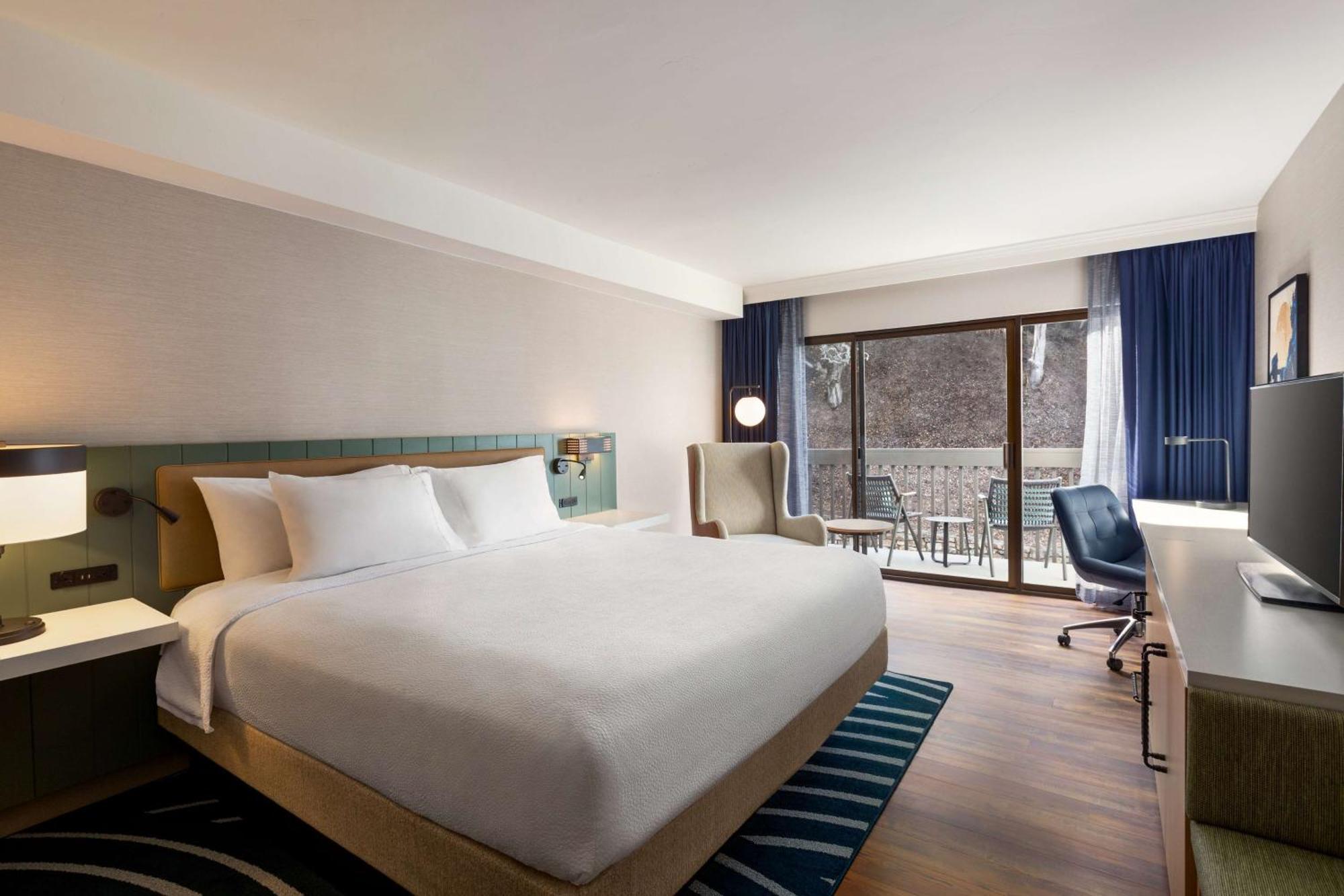 King Room with Balcony